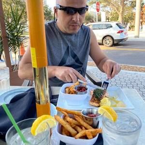 Meet your Posher, Fouad